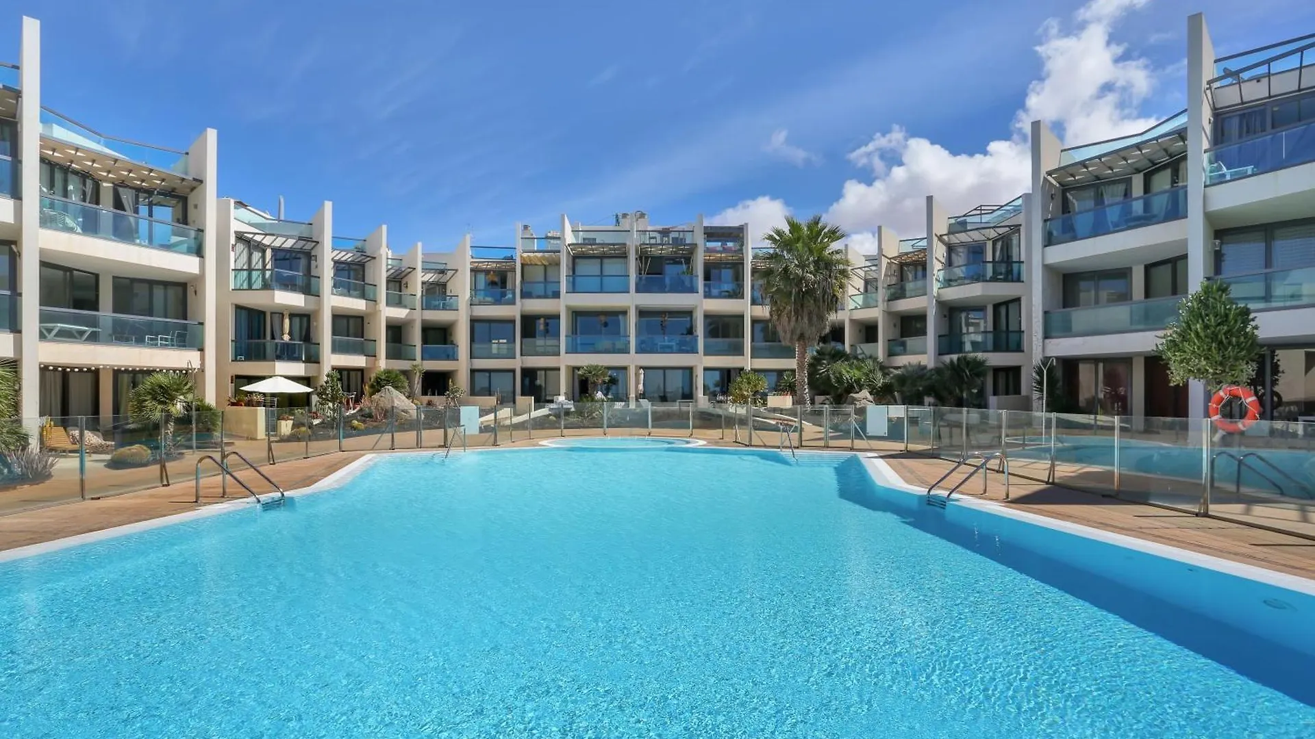 Casa Del Mar Beachfront Apartments With Pool & Ocean Views Cotillo